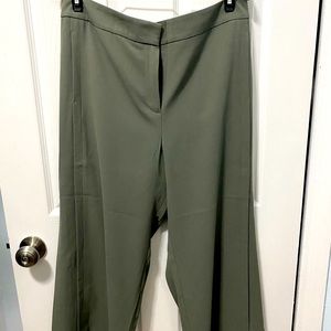 NWT Ann Taylor, Green wide leg cropped pants, size 14